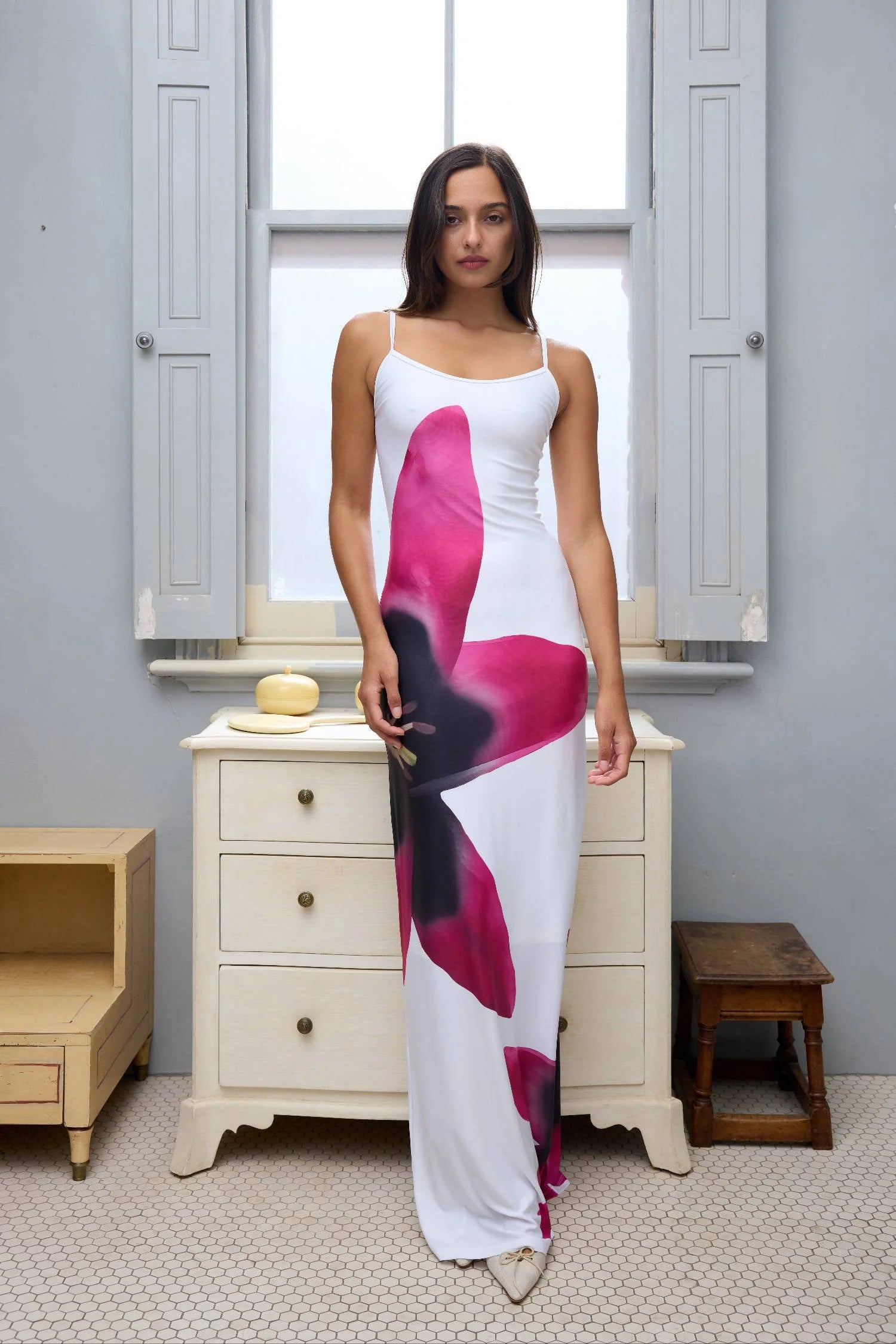 Pearl Lily Floral Slip